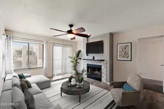 Photo #2: 6907033 Listing 