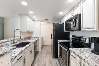 Photo #4: 6907033 Listing 