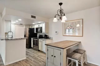 Photo #6: 6907033 Listing 