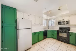 Photo #2: 6907177 Listing