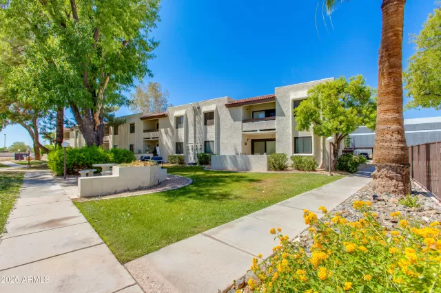 MLS: 6907212 Condo For Sale