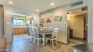 Photo #5: 6907248 Listing 