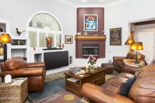 Photo #2: 6907373 Listing 