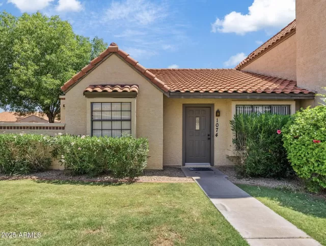 MLS: 6907896 Condo For Sale