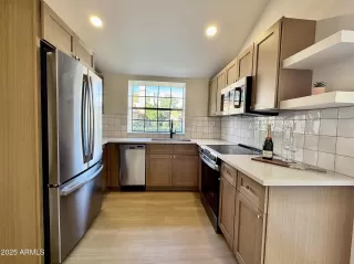 Photo #2: 6907896 Listing