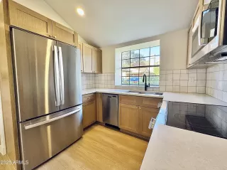 Photo #3: 6907896 Listing