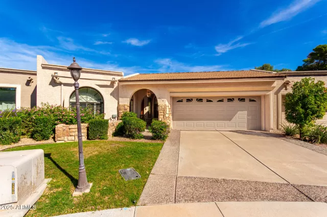 MLS: 6908016 Condo For Sale