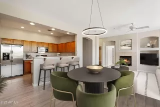 Photo #5: 6908046 Listing