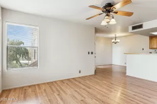 Photo #5: 6908185 Listing