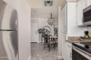 Photo #5: 6908225 Listing 