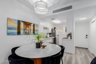 Photo #3: 6908280 Listing