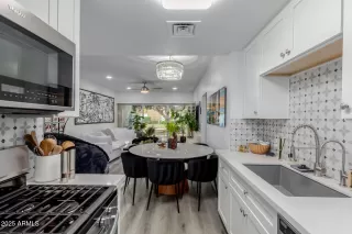 Photo #4: 6908280 Listing