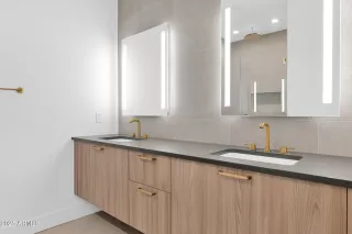 Photo #4: 6908513 Listing 