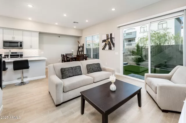 MLS: 6908736 Condo For Sale