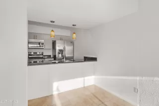 Photo #6: 6908795 Listing 