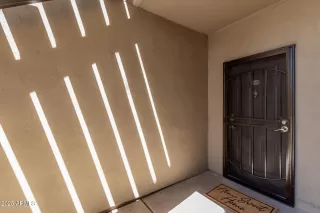 Photo #5: 6908832 Listing