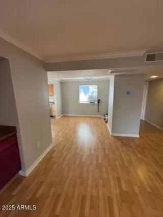 Photo #5: 6908987 Listing