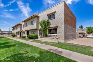 Photo #3: 6908994 Listing