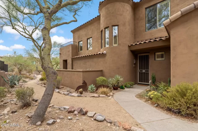 MLS: 6909085 Condo For Sale