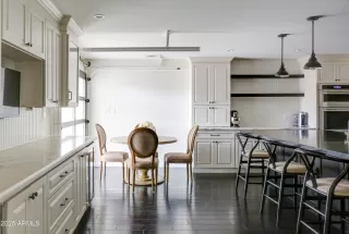 Photo #5: 6909229 Listing 