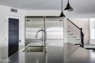 Photo #6: 6909229 Listing 