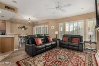 Photo #4: 6909240 Listing