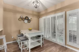 Photo #5: 6909240 Listing