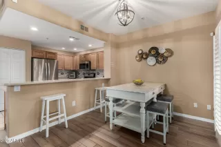 Photo #6: 6909240 Listing