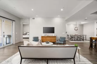 Photo #6: 6909296 Listing 