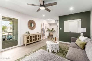 Photo #2: 6909350 Listing