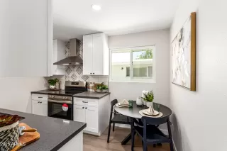 Photo #3: 6909350 Listing