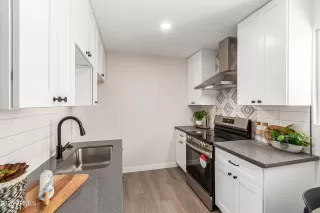 Photo #4: 6909350 Listing