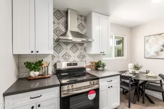 Photo #5: 6909350 Listing