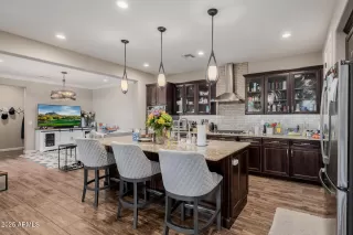 Photo #4: 6909394 Listing