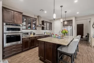 Photo #5: 6909394 Listing