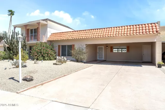 MLS: 6909431 Condo For Sale