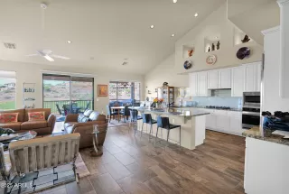 Photo #2: 6909620 Listing