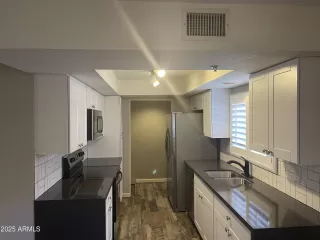 Photo #2: 6909626 Listing 