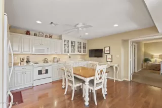 Photo #2: 6909657 Listing