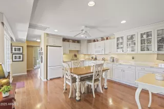 Photo #3: 6909657 Listing