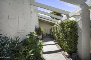 More Details about MLS # 6909922 : 5538 N 71ST STREET