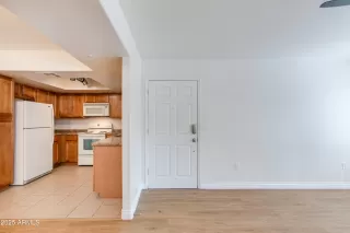 Photo #5: 6910181 Listing 