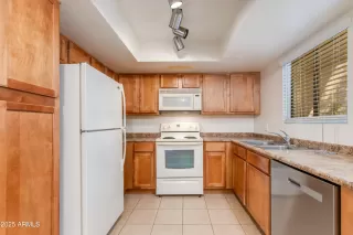 Photo #6: 6910181 Listing 