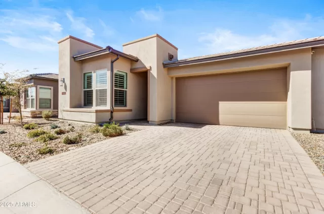 MLS: 6910262 Condo For Sale