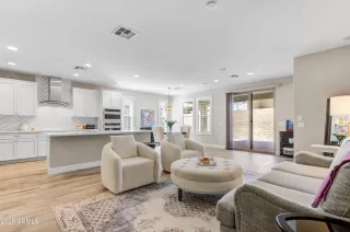Photo #2: 6910262 Listing 