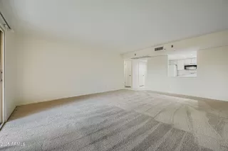 Photo #6: 6910263 Listing