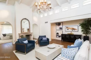 Photo #2: 6910268 Listing 