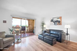 Photo #2: 6910281 Listing