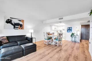 Photo #3: 6910281 Listing