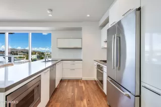 Photo #5: 6910325 Listing